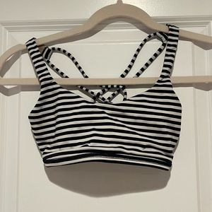 Lululemon sports bra size 2/4